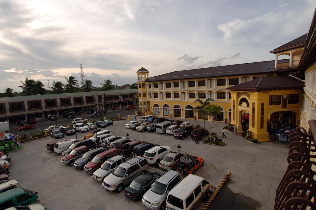 Planta Centro Bacolod Hotel&residencias Exterior foto